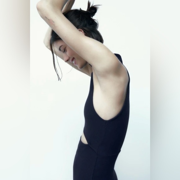 Zara Cut Out Halter Dress - Picture 5 of 7